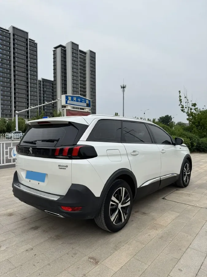 2017 Peugeot 5008 1.8T 204HP L4 6AT,autocango,china used car exporter,china ev exporter,chinese used car exporter,chinese used ev exporter