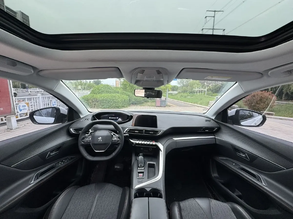 2017 Peugeot 5008 1.8T 204HP L4 6AT,autocango,china used car exporter,china ev exporter,chinese used car exporter,chinese used ev exporter