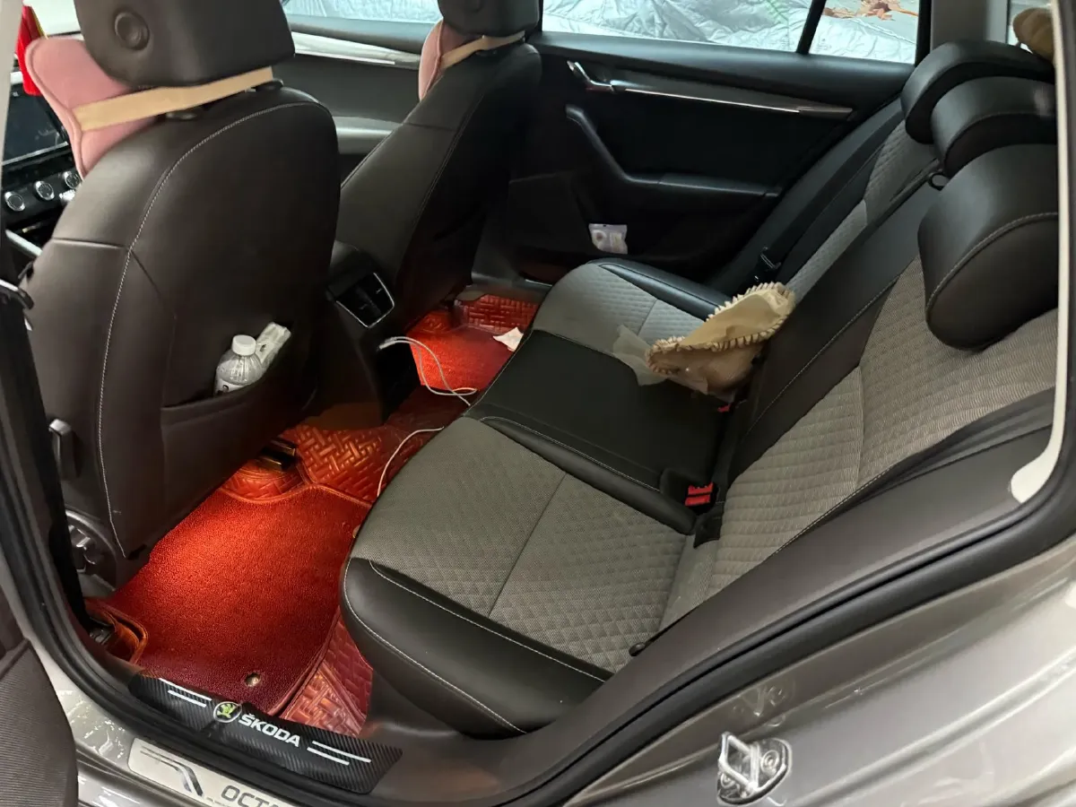2018 Skoda Octavia 1.2T 116HP L4 7DCT,autocango,china used car exporter,china ev exporter,chinese used car exporter,chinese used ev exporter