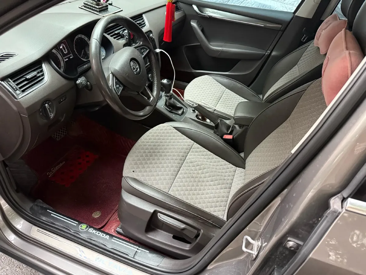 2018 Skoda Octavia 1.2T 116HP L4 7DCT,autocango,china used car exporter,china ev exporter,chinese used car exporter,chinese used ev exporter
