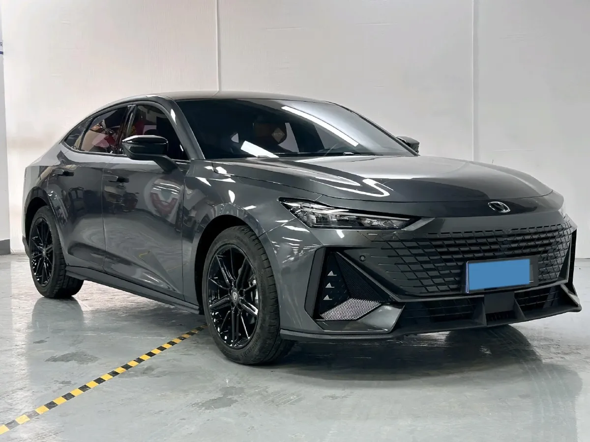 2022 ChangAn UNI-V 1.5T 188HP L4 7DCT,autocango,china used car exporter,china ev exporter,chinese used car exporter,chinese used ev exporter