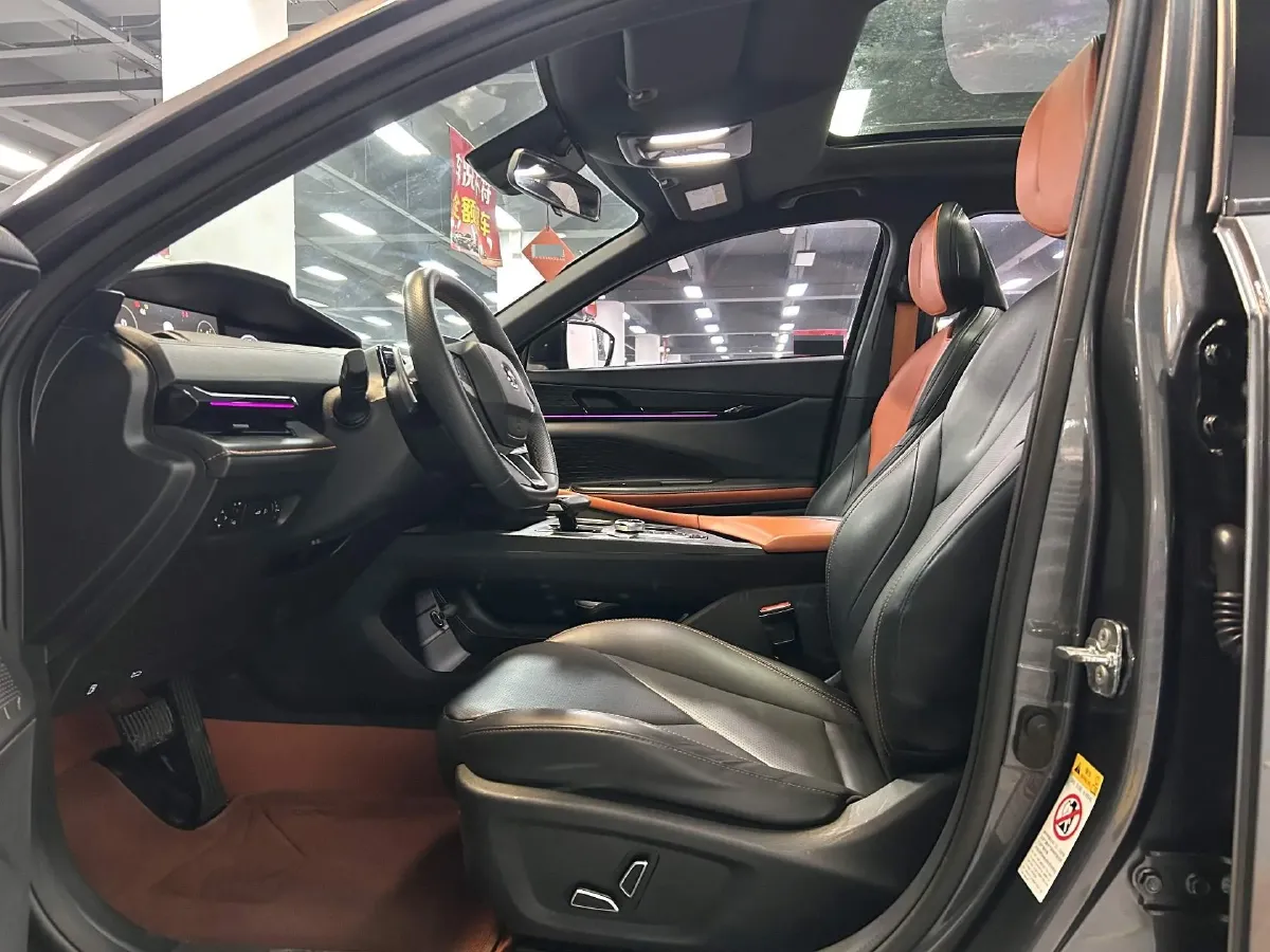 2022 ChangAn UNI-V 1.5T 188HP L4 7DCT,autocango,china used car exporter,china ev exporter,chinese used car exporter,chinese used ev exporter