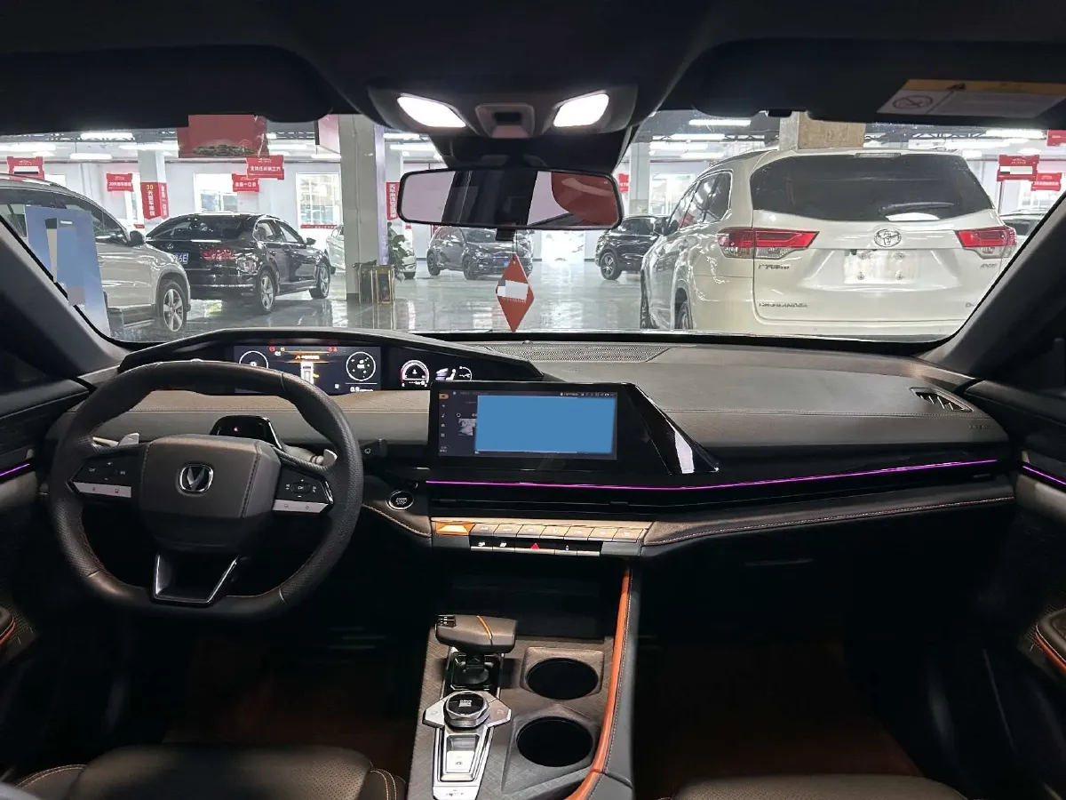 2022 ChangAn UNI-V 1.5T 188HP L4 7DCT,autocango,china used car exporter,china ev exporter,chinese used car exporter,chinese used ev exporter