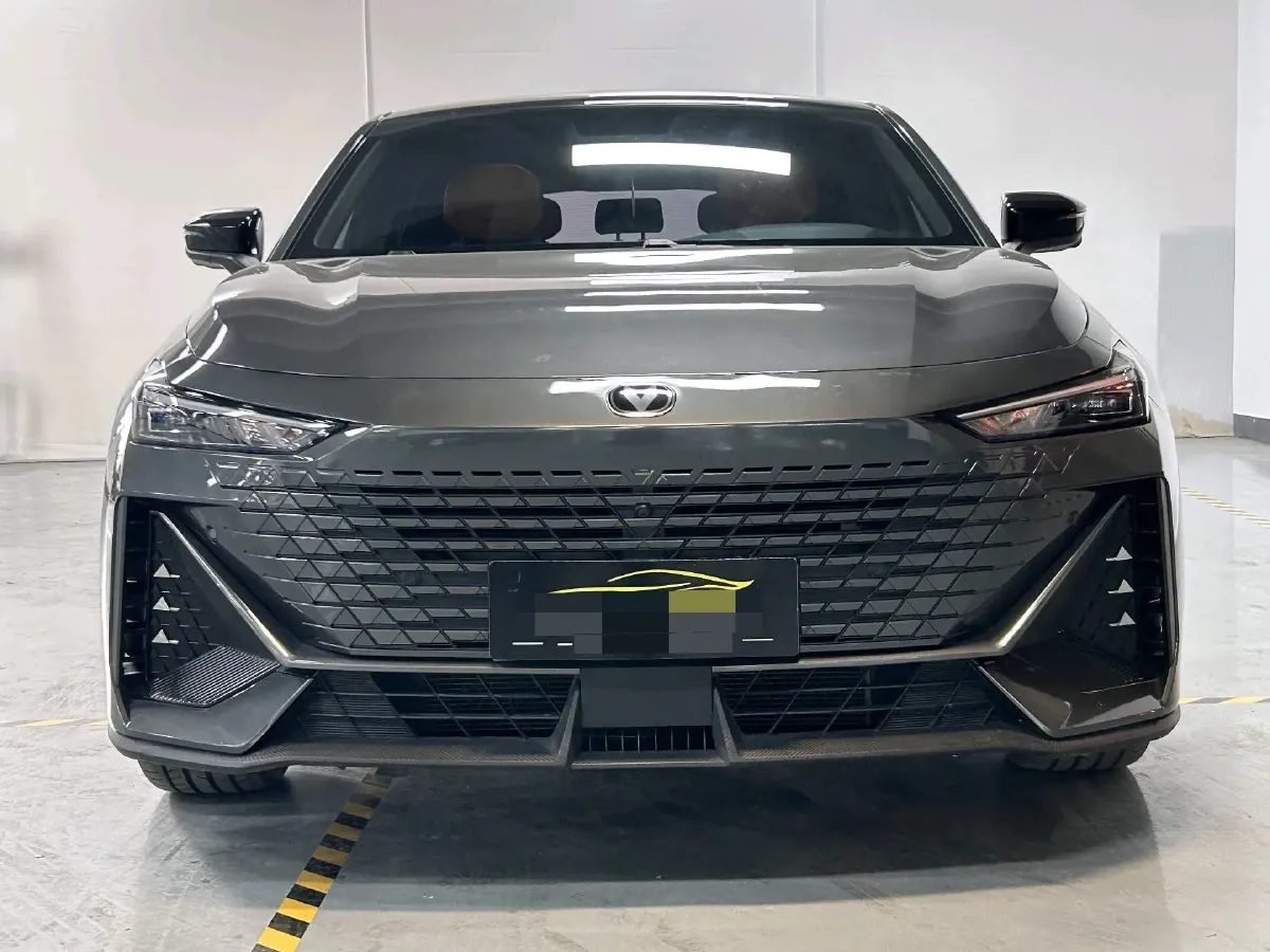 2022 ChangAn UNI-V 1.5T 188HP L4 7DCT,autocango,china used car exporter,china ev exporter,chinese used car exporter,chinese used ev exporter