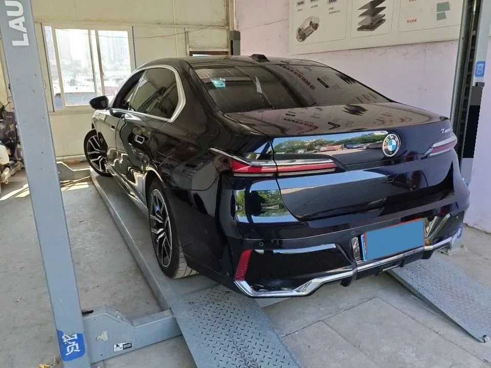 2023 BMW 7 Series 3.0T 272HP L6 8AT,autocango,china used car exporter,china ev exporter,chinese used car exporter,chinese used ev exporter
