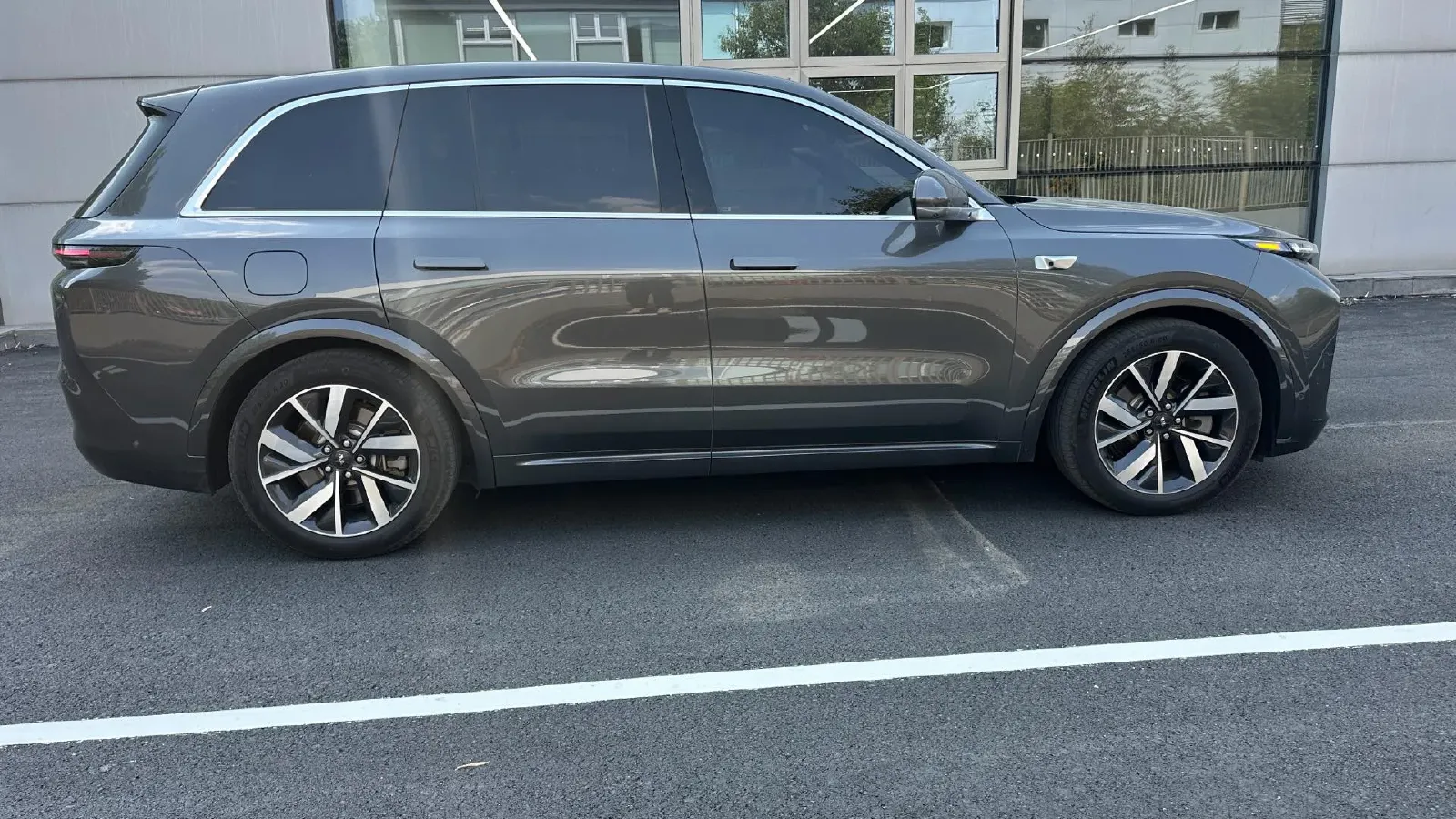 2023 Li L8 Range Extended 154HP REEV 40.9KWH,autocango,china used car exporter,china ev exporter,chinese used car exporter,chinese used ev exporter