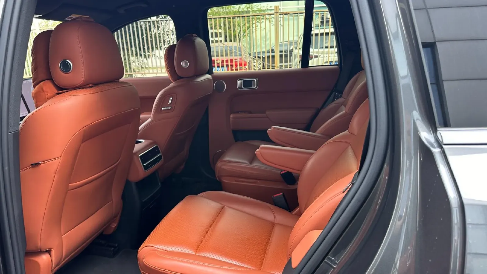 2023 Li L8 Range Extended 154HP REEV 40.9KWH,autocango,china used car exporter,china ev exporter,chinese used car exporter,chinese used ev exporter