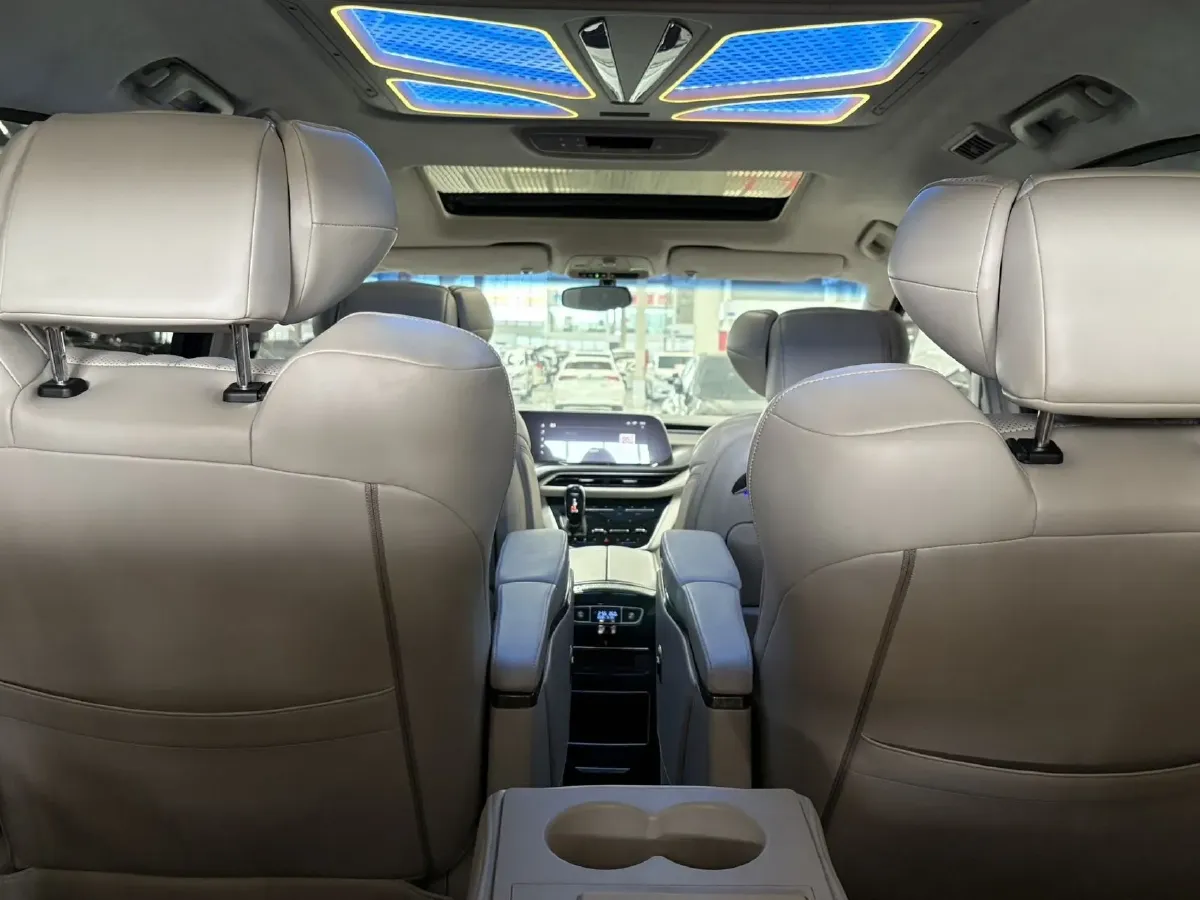 2021 Buick GL8 2.0T 237HP L4 9AT,autocango,china used car exporter,china ev exporter,chinese used car exporter,chinese used ev exporter