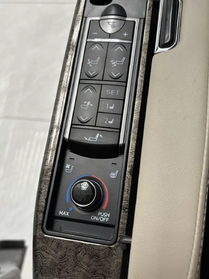 2021 Buick GL8 2.0T 237HP L4 9AT,autocango,china used car exporter,china ev exporter,chinese used car exporter,chinese used ev exporter