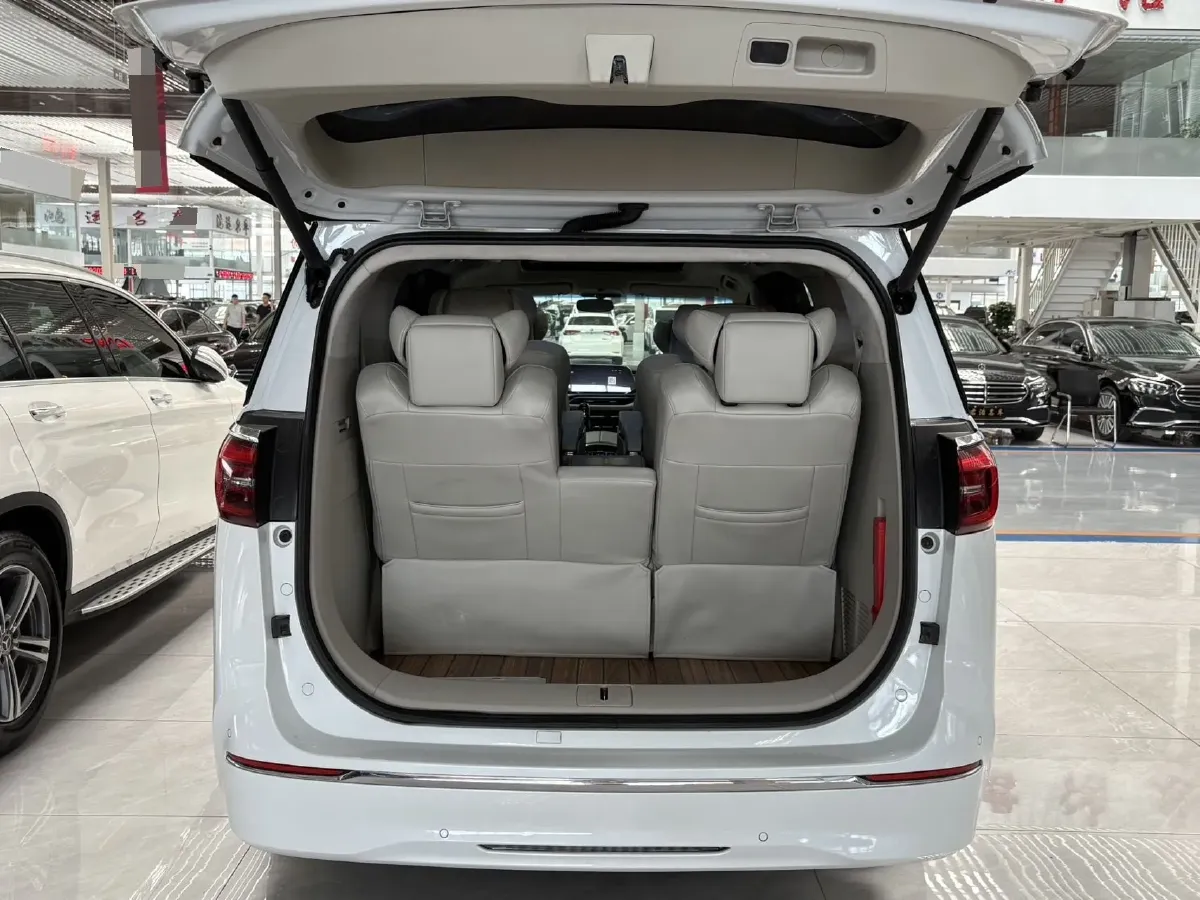 2021 Buick GL8 2.0T 237HP L4 9AT,autocango,china used car exporter,china ev exporter,chinese used car exporter,chinese used ev exporter