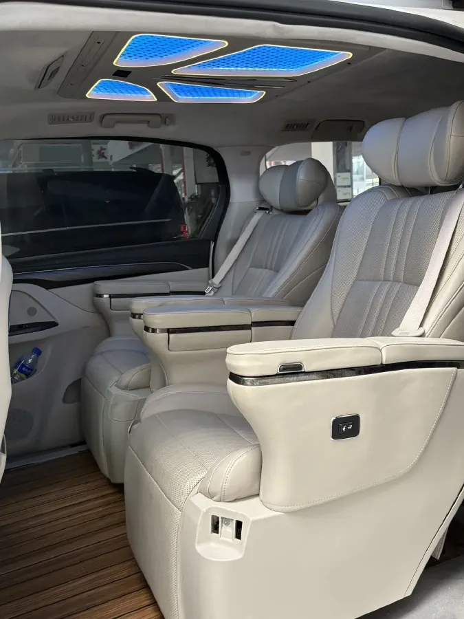 2021 Buick GL8 2.0T 237HP L4 9AT,autocango,china used car exporter,china ev exporter,chinese used car exporter,chinese used ev exporter