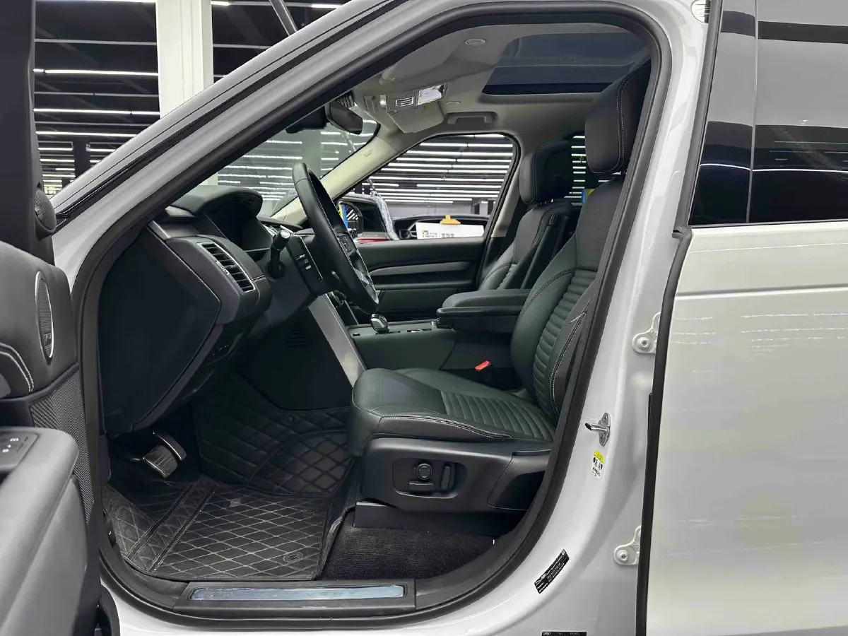 2024 Land Rover Discovery 3.0T 360HP L6 8AT,autocango,china used car exporter,china ev exporter,chinese used car exporter,chinese used ev exporter