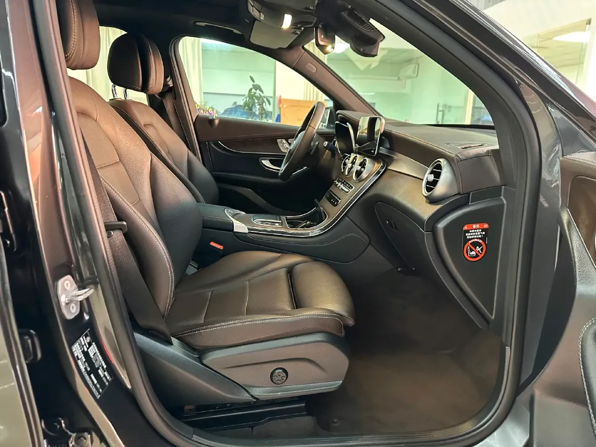 2021 Mercedes-Benz GLC Class 2.0T 258HP L4 9AT,autocango,china used car exporter,china ev exporter,chinese used car exporter,chinese used ev exporter