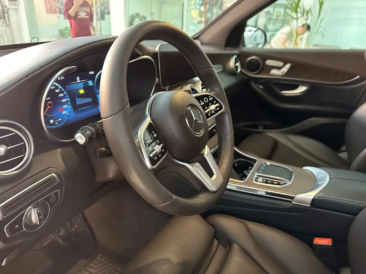2021 Mercedes-Benz GLC Class 2.0T 258HP L4 9AT,autocango,china used car exporter,china ev exporter,chinese used car exporter,chinese used ev exporter