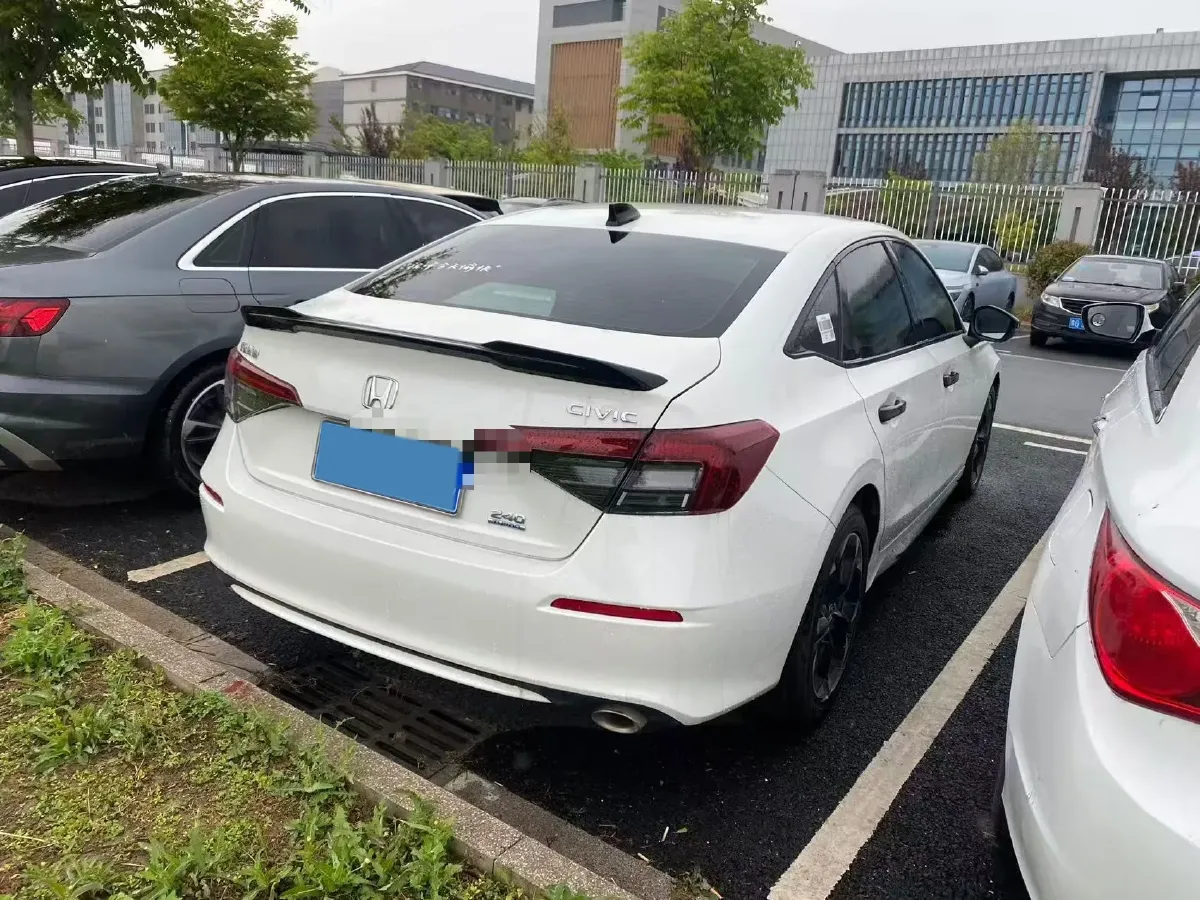 2025 Honda Civic 1.5T 182HP L4 CVT,autocango,china used car exporter,china ev exporter,chinese used car exporter,chinese used ev exporter