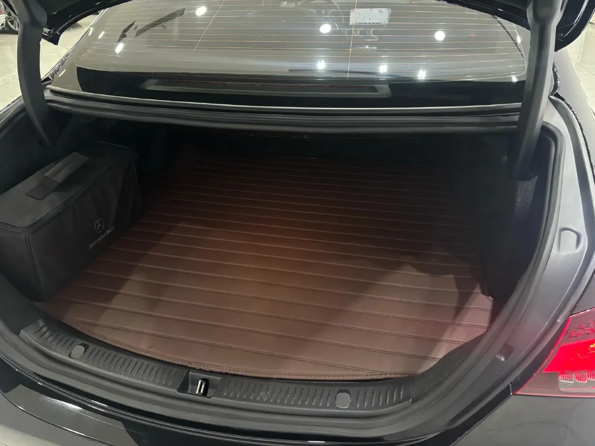 2022 Mercedes-Benz E Class 2.0T 211HP L4 9AT PHEV 25.4KWH,autocango,china used car exporter,china ev exporter,chinese used car exporter,chinese used ev exporter