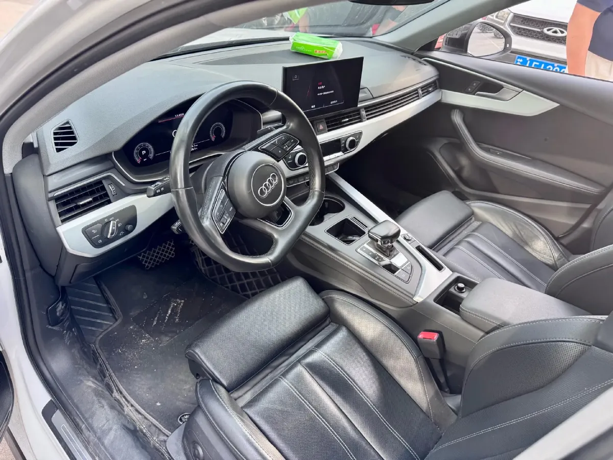 2022 Audi A4L 2.0T 190HP L4 7DCT,autocango,china used car exporter,china ev exporter,chinese used car exporter,chinese used ev exporter