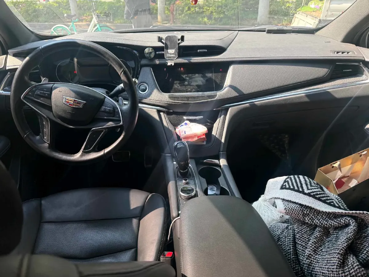 2022 Cadillac XT5 2.0T 237HP L4 9AT,autocango,china used car exporter,china ev exporter,chinese used car exporter,chinese used ev exporter