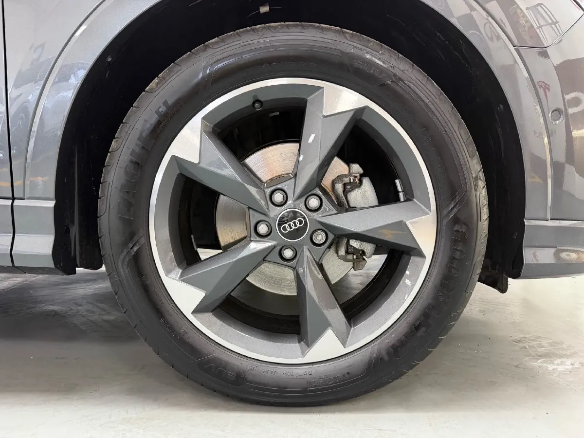 2021 Audi Q3 1.4T 150HP L4 7DCT,autocango,china used car exporter,china ev exporter,chinese used car exporter,chinese used ev exporter