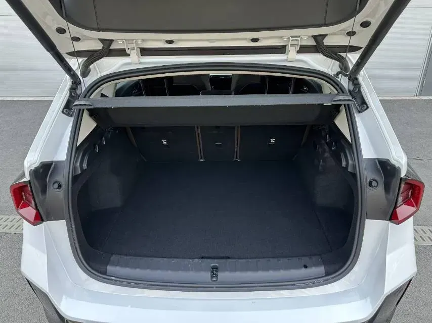 2025 Iveco 3.0T 179HP L4 8AT,autocango,china used car exporter,china ev exporter,chinese used car exporter,chinese used ev exporter