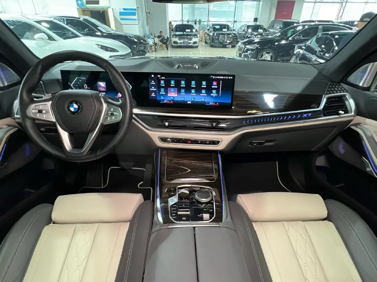 2023 BMW X7 3.0T 381HP L6 8AT,autocango,china used car exporter,china ev exporter,chinese used car exporter,chinese used ev exporter