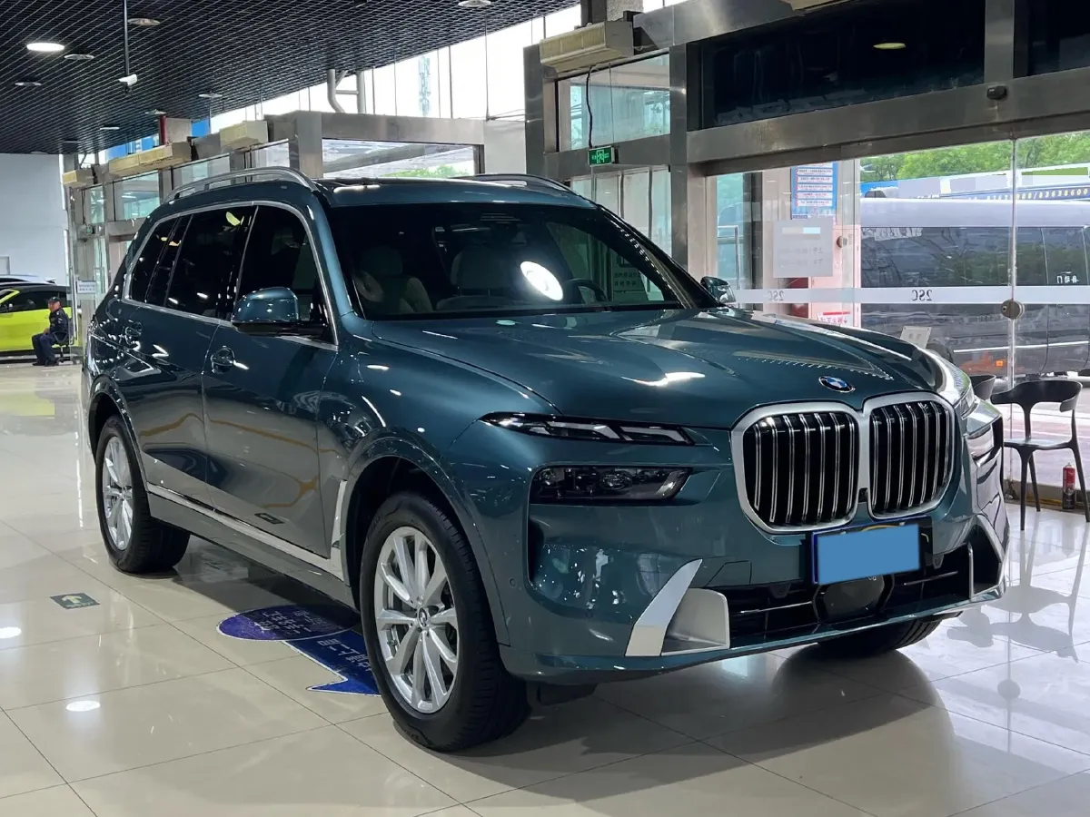 2023 BMW X7 3.0T 381HP L6 8AT,autocango,china used car exporter,china ev exporter,chinese used car exporter,chinese used ev exporter