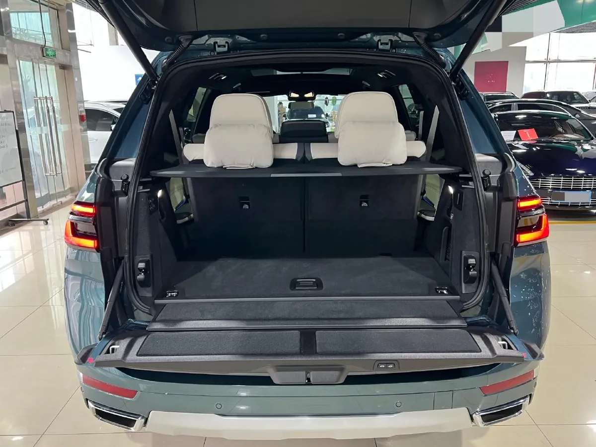 2023 BMW X7 3.0T 381HP L6 8AT,autocango,china used car exporter,china ev exporter,chinese used car exporter,chinese used ev exporter