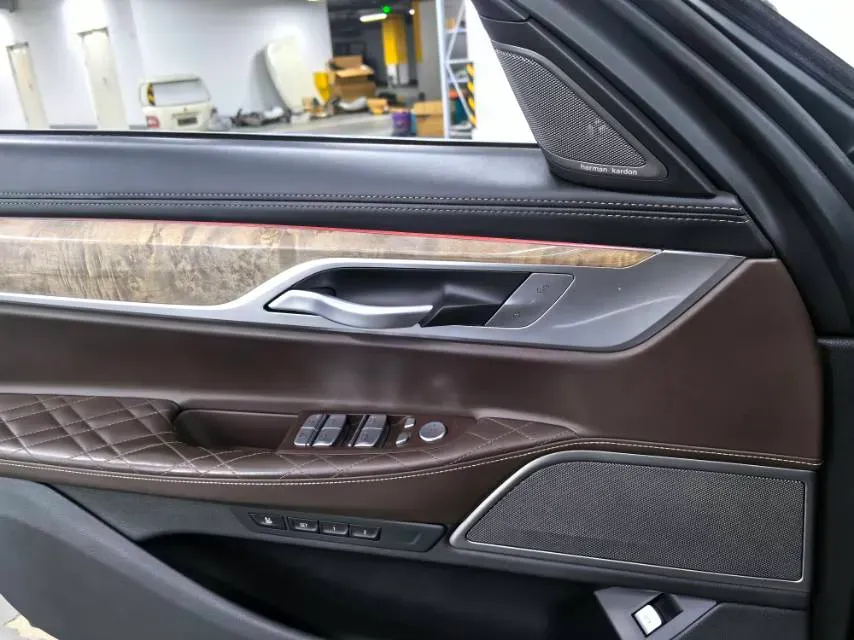 2021 BMW 7 Series 3.0T 340HP L6 8AT,autocango,china used car exporter,china ev exporter,chinese used car exporter,chinese used ev exporter