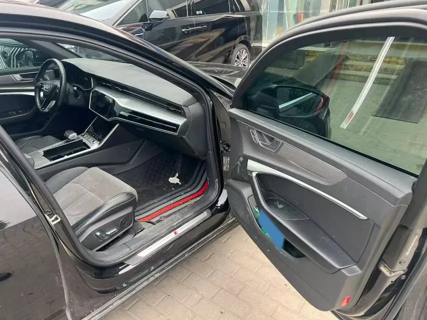 2023 Audi A6L 2.0T 190HP L4 7DCT,autocango,china used car exporter,china ev exporter,chinese used car exporter,chinese used ev exporter