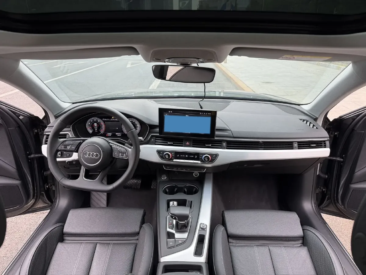 2022 Audi A4L 2.0T 190HP L4 7DCT,autocango,china used car exporter,china ev exporter,chinese used car exporter,chinese used ev exporter