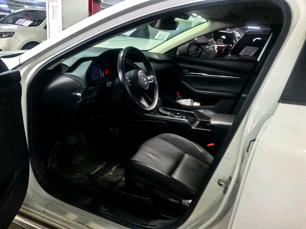 2020 Mazda 3 Axela 2.0L 158HP L4 6AT,autocango,china used car exporter,china ev exporter,chinese used car exporter,chinese used ev exporter
