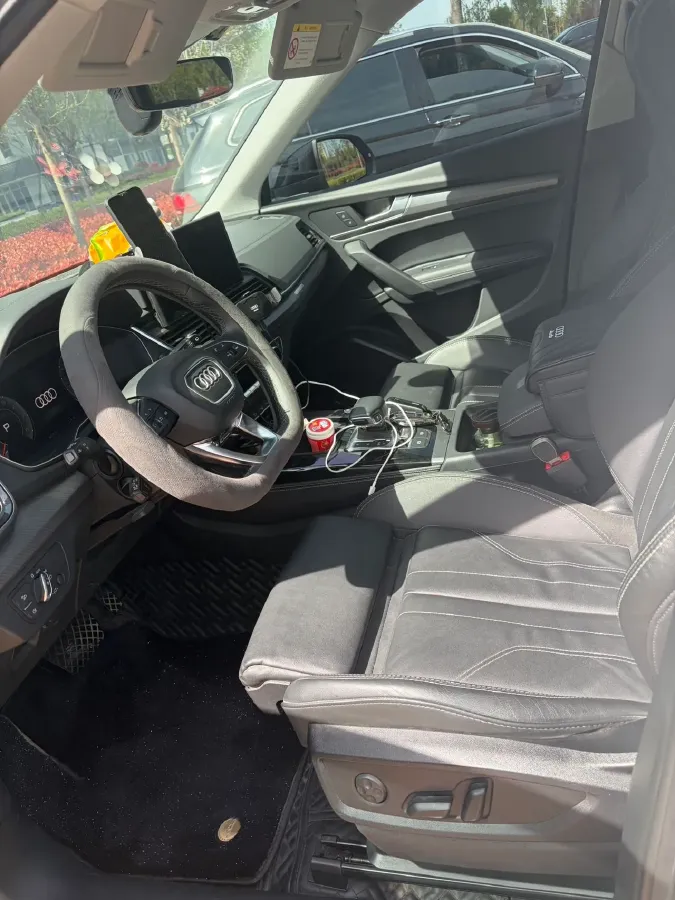 2022 Audi Q5L 2.0T 190HP L4 7DCT,autocango,china used car exporter,china ev exporter,chinese used car exporter,chinese used ev exporter