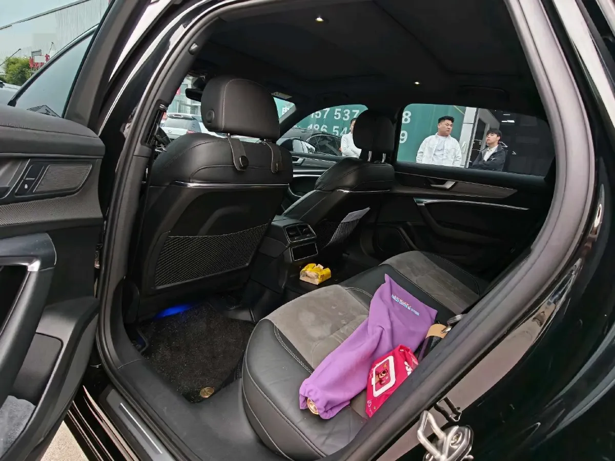 2021 Audi A6L 2.0T 224HP L4 7DCT,autocango,china used car exporter,china ev exporter,chinese used car exporter,chinese used ev exporter