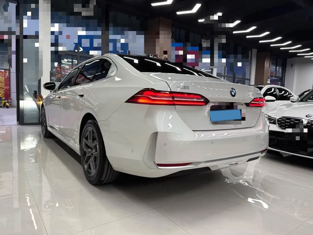 2025 BMW 5 Series 2.0T 258HP L4 8AT,autocango,china used car exporter,china ev exporter,chinese used car exporter,chinese used ev exporter