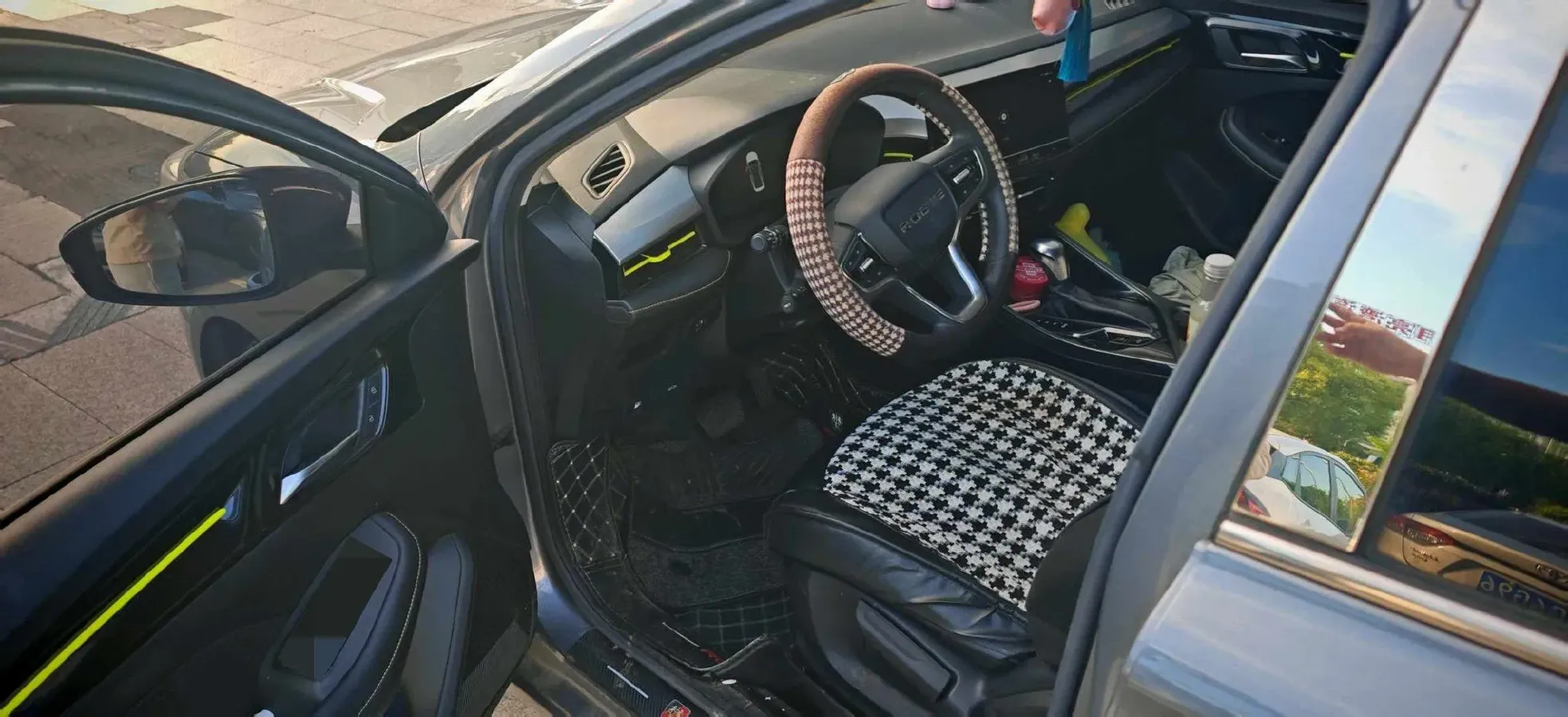 2021 Roewe i5 1.5L 120HP L4 CVT,autocango,china used car exporter,china ev exporter,chinese used car exporter,chinese used ev exporter