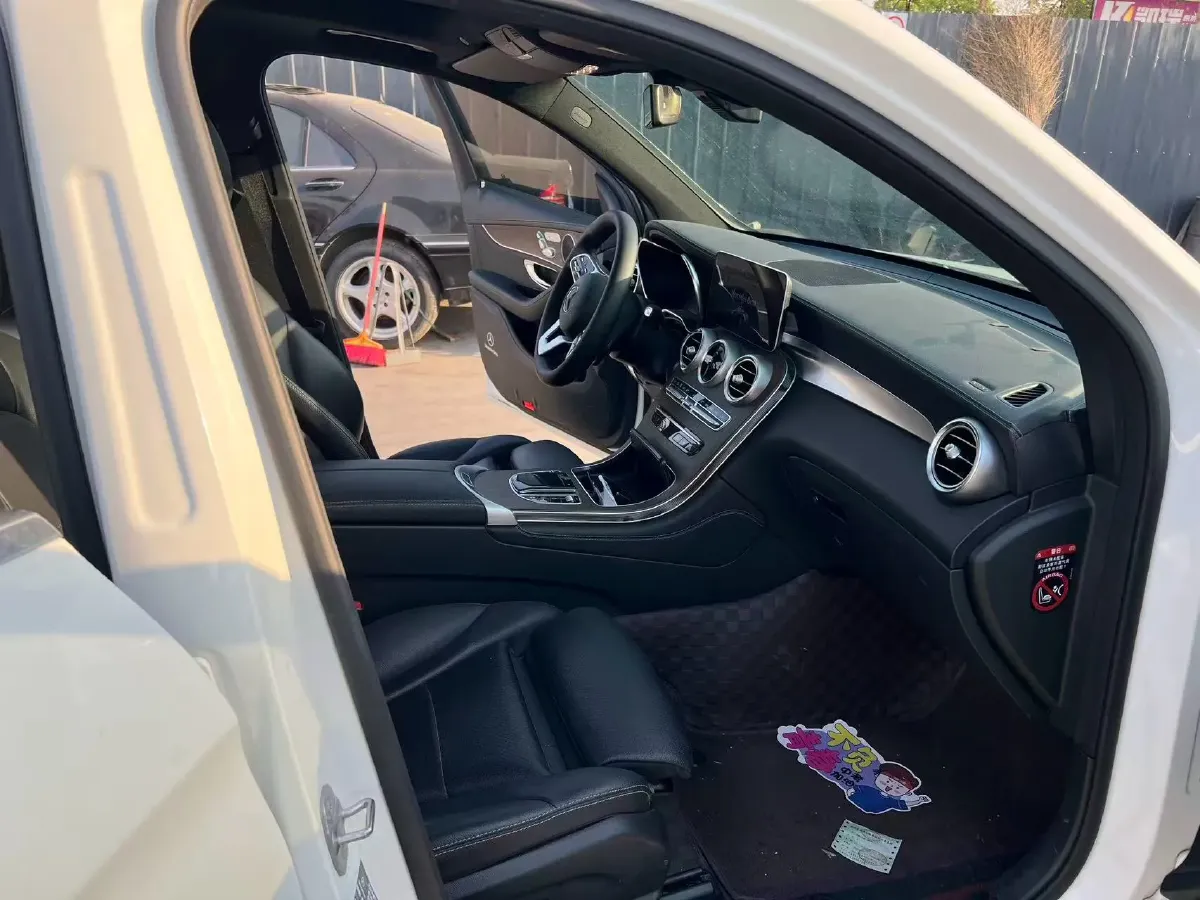 2020 Mercedes-Benz GLC Class 2.0T 197HP L4 9AT,autocango,china used car exporter,china ev exporter,chinese used car exporter,chinese used ev exporter