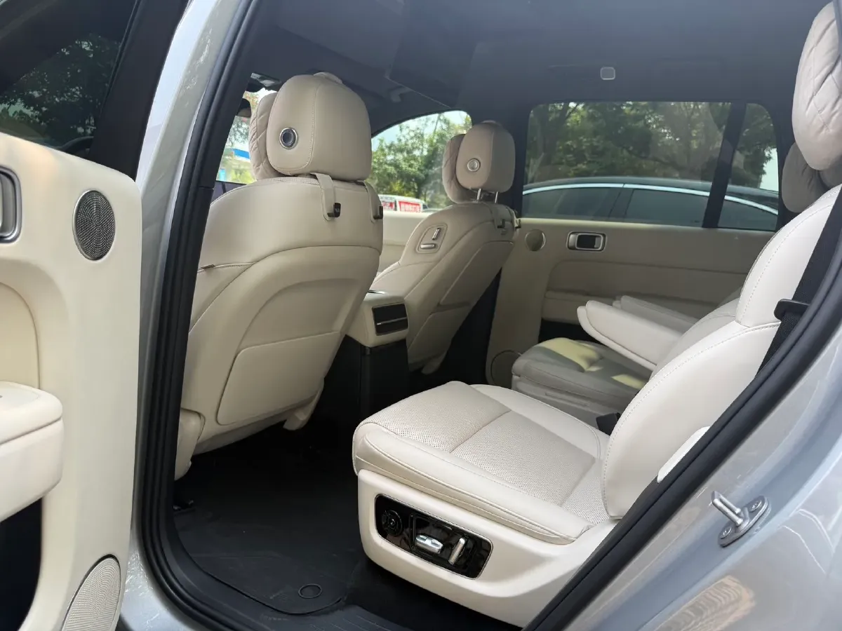 2022 Li L9 Range Extended 154HP REEV 42.6KWH,autocango,china used car exporter,china ev exporter,chinese used car exporter,chinese used ev exporter