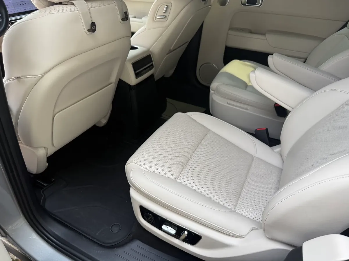 2022 Li L9 Range Extended 154HP REEV 42.6KWH,autocango,china used car exporter,china ev exporter,chinese used car exporter,chinese used ev exporter