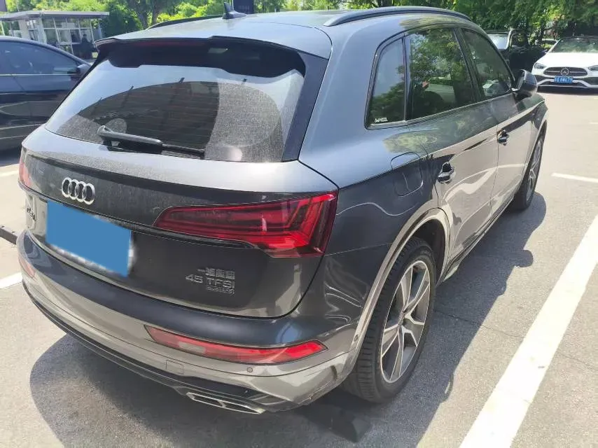 2022 Audi Q5L 2.0T 252HP L4 7DCT,autocango,china used car exporter,china ev exporter,chinese used car exporter,chinese used ev exporter