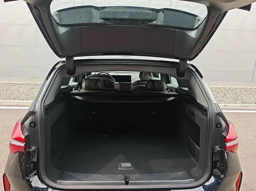 2025 BMW X3 2.0T 258HP L4 8AT,autocango,china used car exporter,china ev exporter,chinese used car exporter,chinese used ev exporter