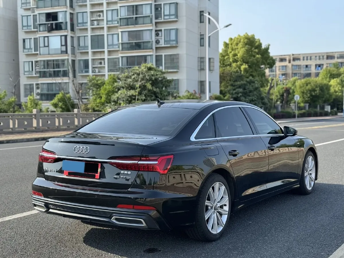 2022 Audi A6L 2.0T 224HP L4 7DCT,autocango,china used car exporter,china ev exporter,chinese used car exporter,chinese used ev exporter