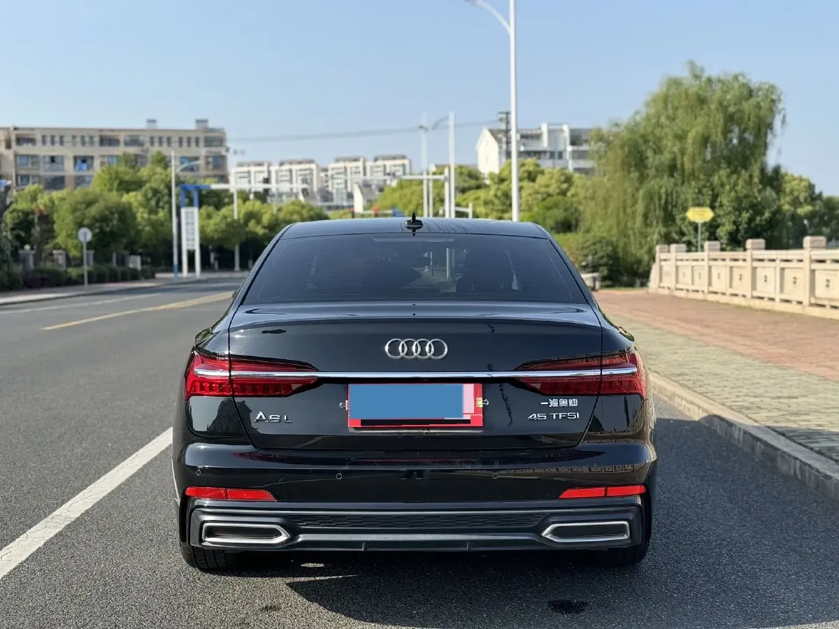 2022 Audi A6L 2.0T 224HP L4 7DCT,autocango,china used car exporter,china ev exporter,chinese used car exporter,chinese used ev exporter