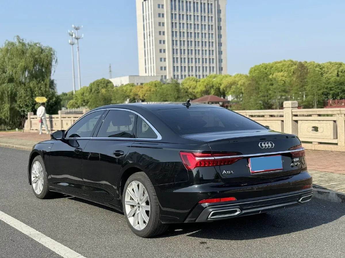 2022 Audi A6L 2.0T 224HP L4 7DCT,autocango,china used car exporter,china ev exporter,chinese used car exporter,chinese used ev exporter