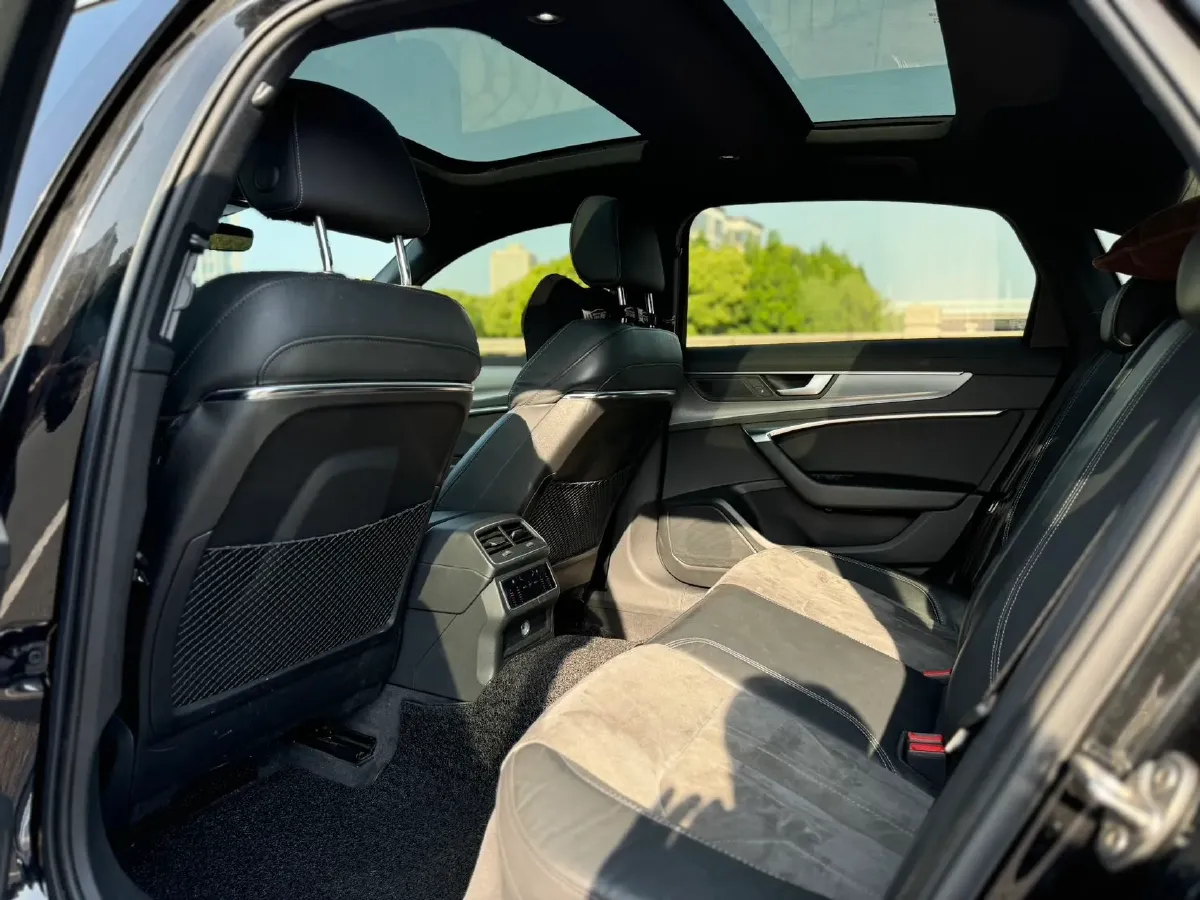 2022 Audi A6L 2.0T 224HP L4 7DCT,autocango,china used car exporter,china ev exporter,chinese used car exporter,chinese used ev exporter