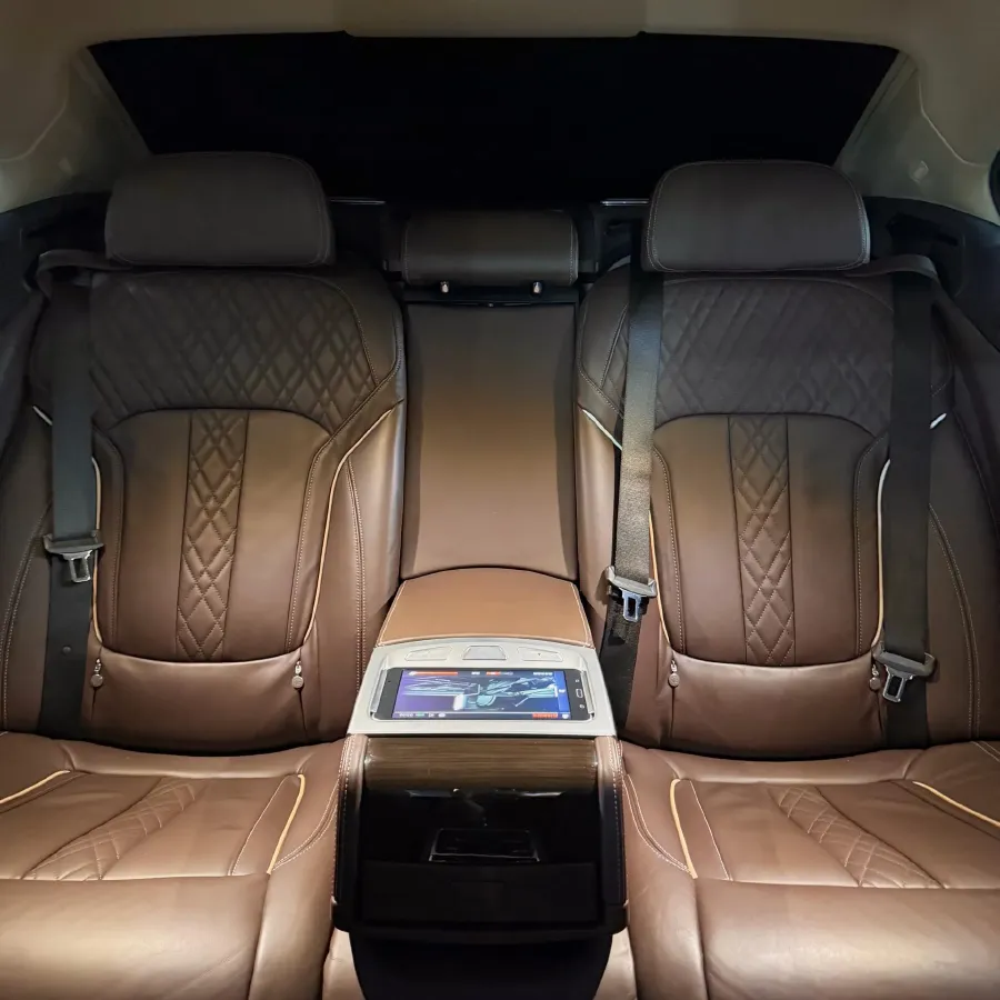 2019 BMW 7 Series 2.0T 265HP L4 8AT,autocango,china used car exporter,china ev exporter,chinese used car exporter,chinese used ev exporter