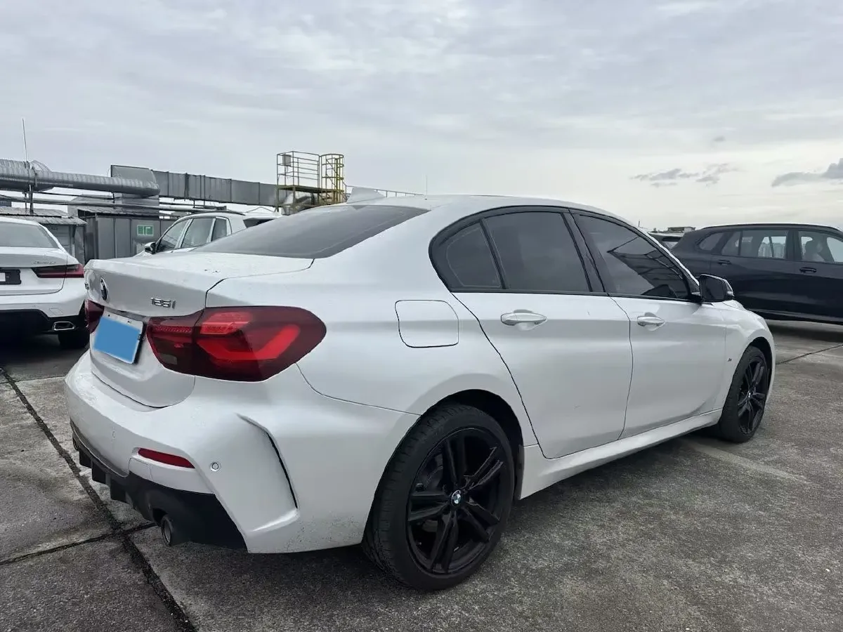 2023 BMW 1 Series 2.0T 178HP L4 7DCT,autocango,china used car exporter,china ev exporter,chinese used car exporter,chinese used ev exporter