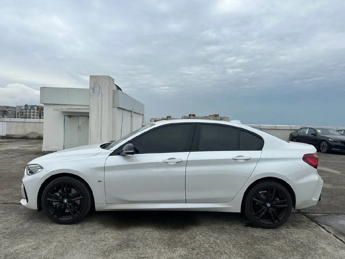 2023 BMW 1 Series 2.0T 178HP L4 7DCT,autocango,china used car exporter,china ev exporter,chinese used car exporter,chinese used ev exporter