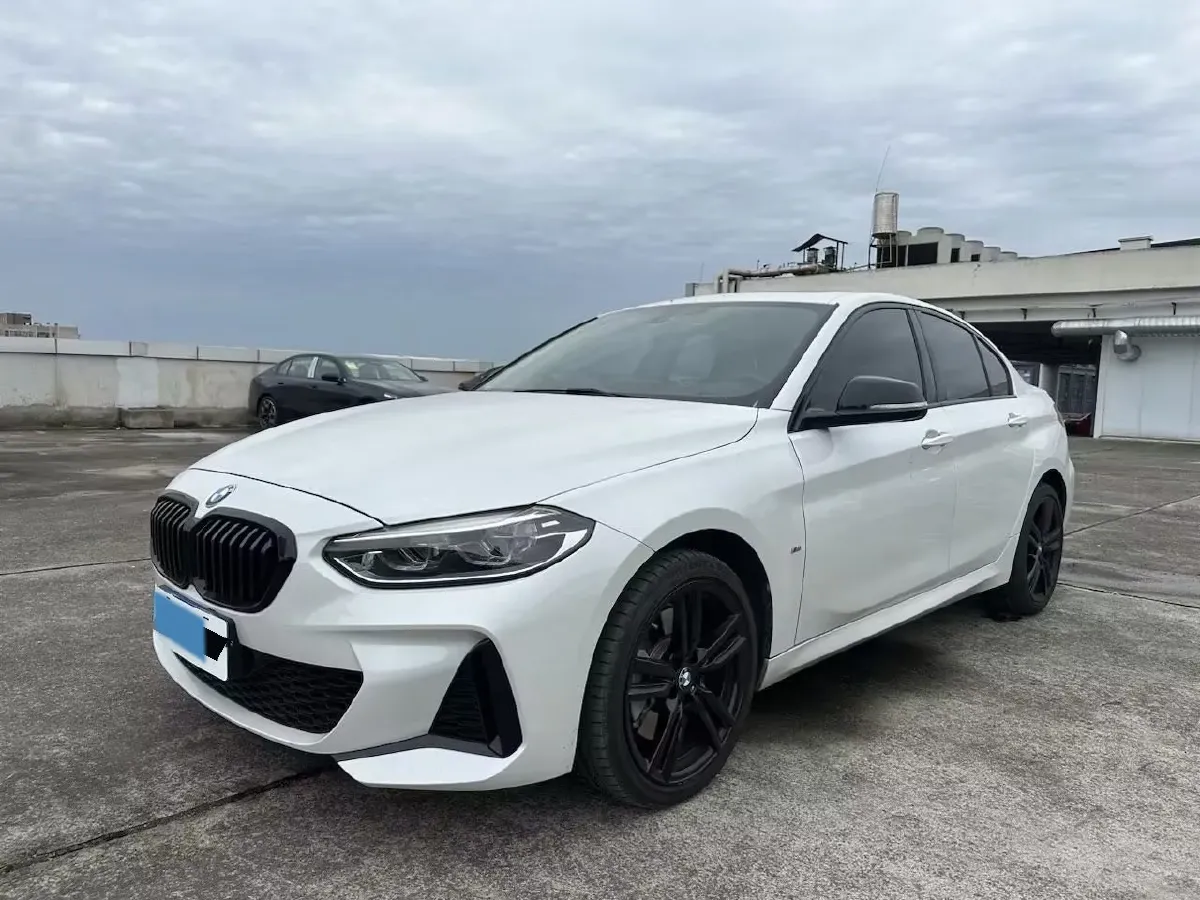 2023 BMW 1 Series 2.0T 178HP L4 7DCT,autocango,china used car exporter,china ev exporter,chinese used car exporter,chinese used ev exporter