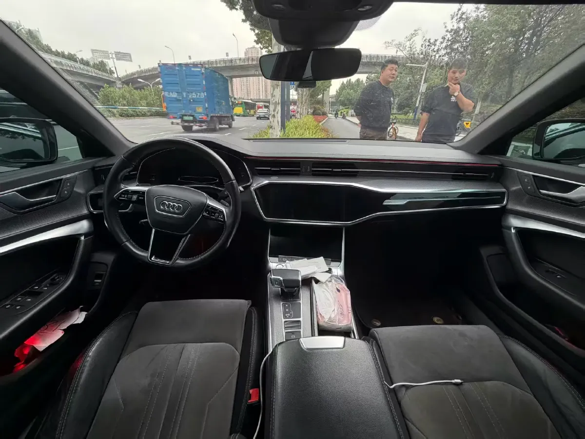 2020 Audi A6L 2.0T 224HP L4 7DCT,autocango,china used car exporter,china ev exporter,chinese used car exporter,chinese used ev exporter