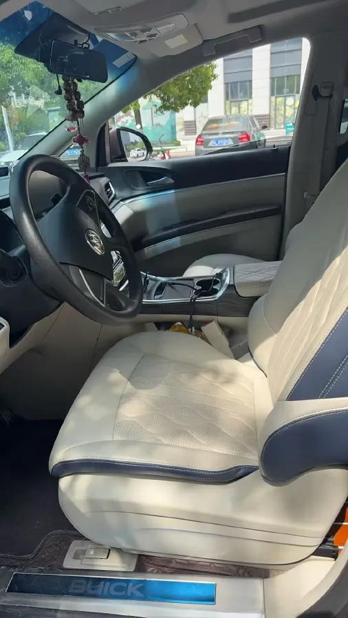 2021 Buick GL8 2.0T 237HP L4 9AT,autocango,china used car exporter,china ev exporter,chinese used car exporter,chinese used ev exporter